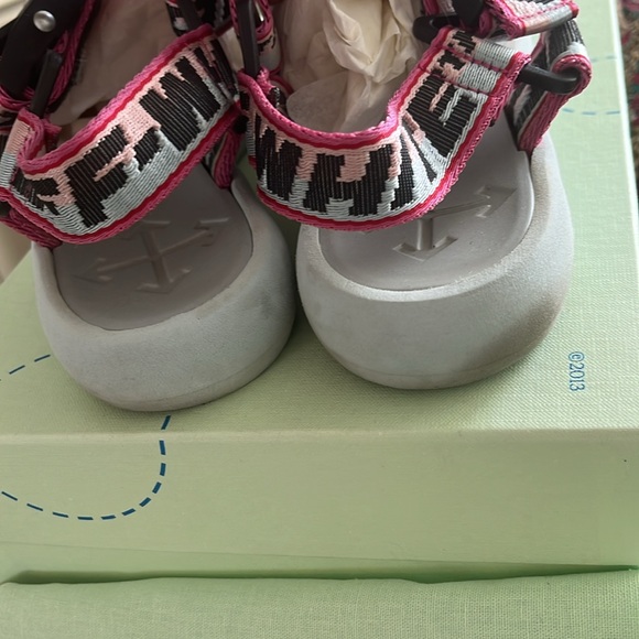 Off-White Pink and Black Sandals Comfort-Focused Design - Picture 7 of 9